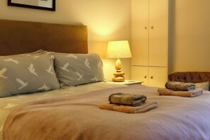 2 chambres, coffre-fort pour ordinateur portable, bureau