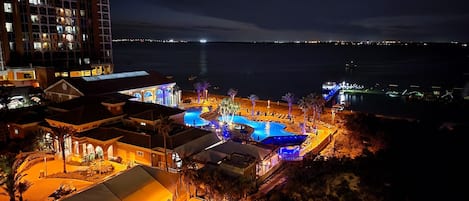 Innenpool, Außenpool