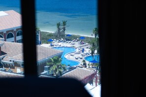 Innendørsbasseng og utendørsbasseng