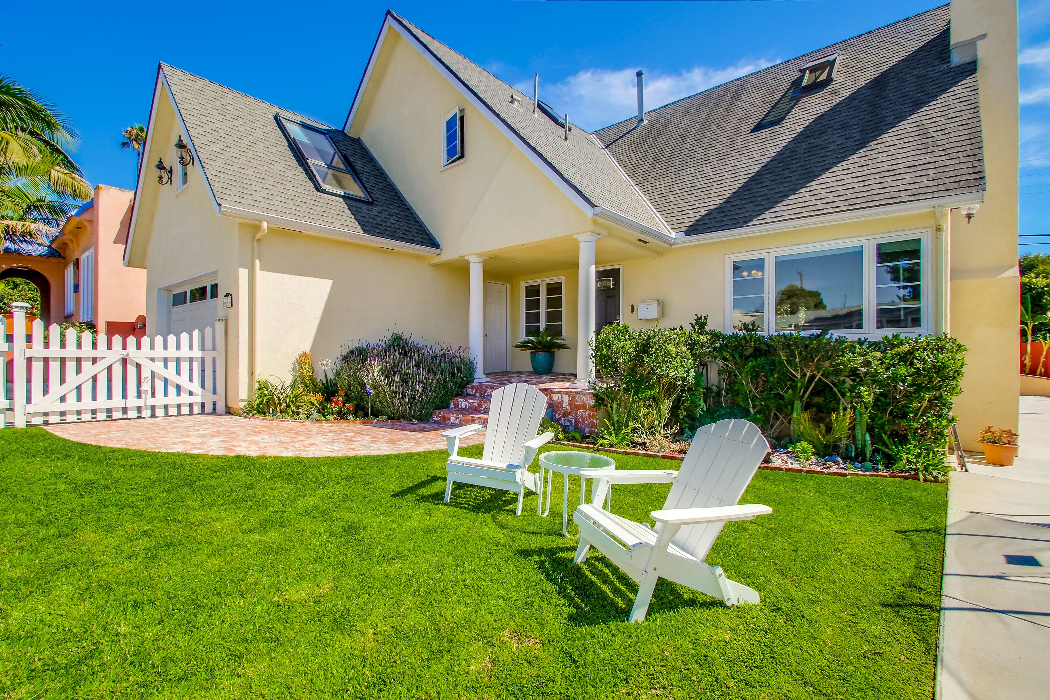 Family-friendly summer vacation home with big hot tub 2 blocks from beach.