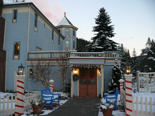 Alexander's Lodge At Mt Rainier(2 beds, breakfast included)