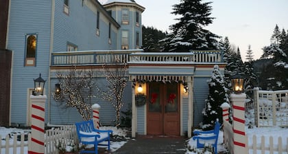 Alexander's Lodge At Mt Rainier(2 beds, breakfast included)