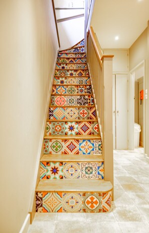 Interior - Beautiful two storey house set in a charming courtyard  (Braunston)