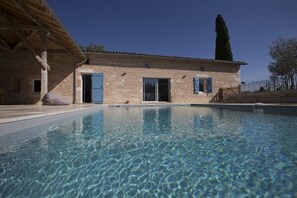 Piscine extérieure, piscine chauffée