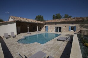 Outdoor pool, a heated pool - AN AIR OF DETENTE **** (4 ears and 4 stars) (Faudoas)