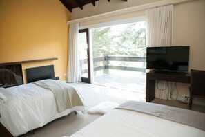 Minibar, in-room safe, free WiFi