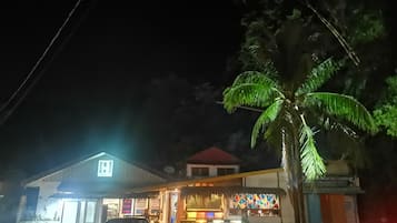 Quầy tiếp tân