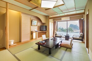 Standard Japanese 10 Tatami-mats room with Ocean view, Room Only, Smoking | Blackout drapes, free WiFi, bed sheets - Dogashima Onsen Hotel (Nishiizu)