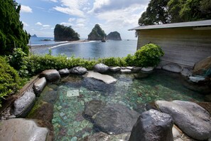 Public bath - Dogashima Onsen Hotel (Nishiizu)