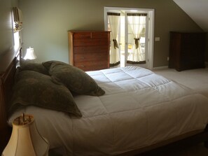 5 bedrooms, desk, iron/ironing board, WiFi - Lake House Open Year-Round! Summer Pool Fun & Fireplace Cozy Winter Retreat. (Ovid)