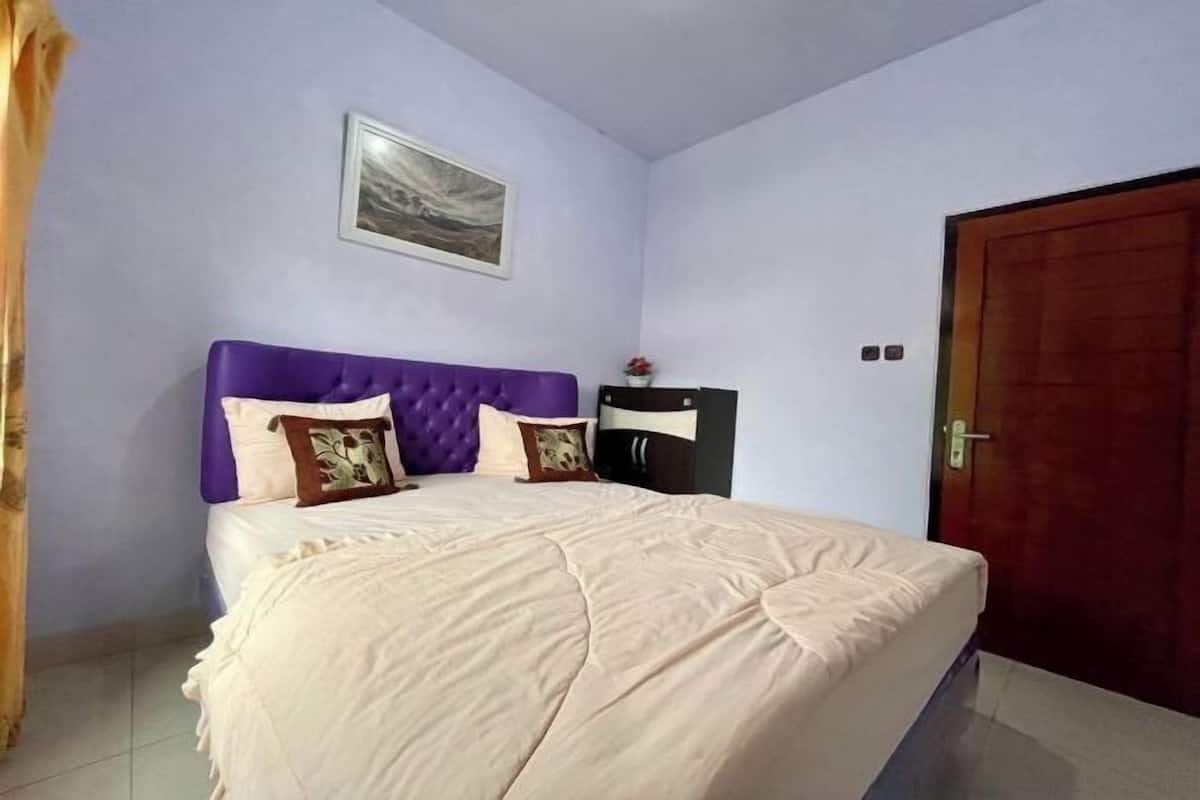 Free WiFi, bed sheets, wheelchair access