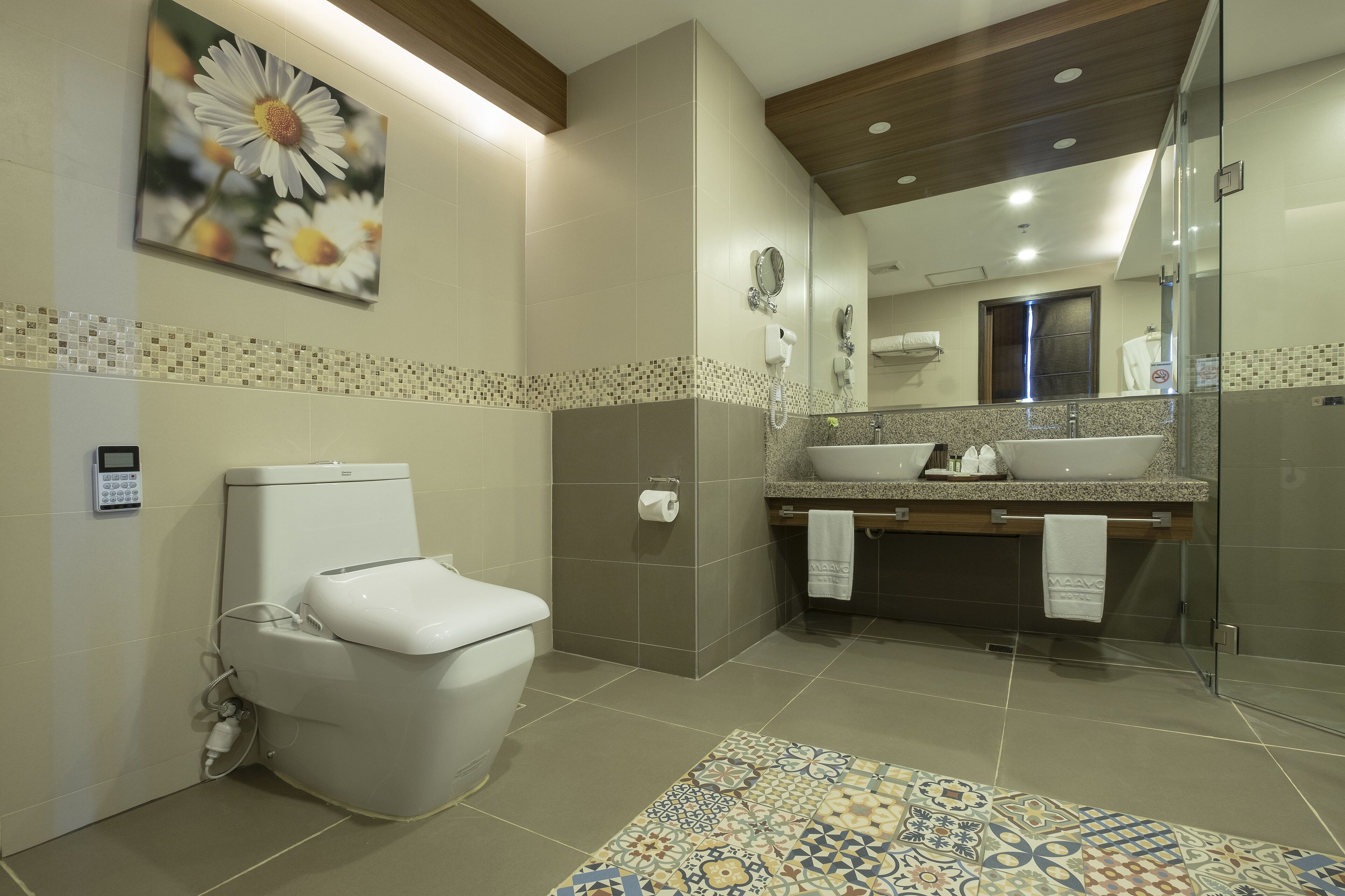 signature suite, 1 king bed | bathroom sink