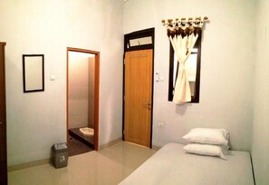 Double Room | Desk, WiFi - Adikarta Guesthouse Janti (Banguntapan)