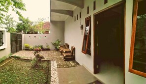 Double Room | Terrace/patio - Adikarta Guesthouse Janti (Banguntapan)