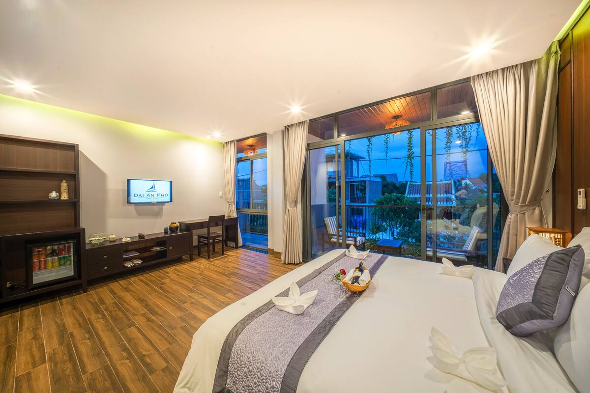 Suite – honeymoon, 1 kingsize-seng, balkong, ved basseng | 1 soverom, sengetøy av topp kvalitet og senger med overmadrass