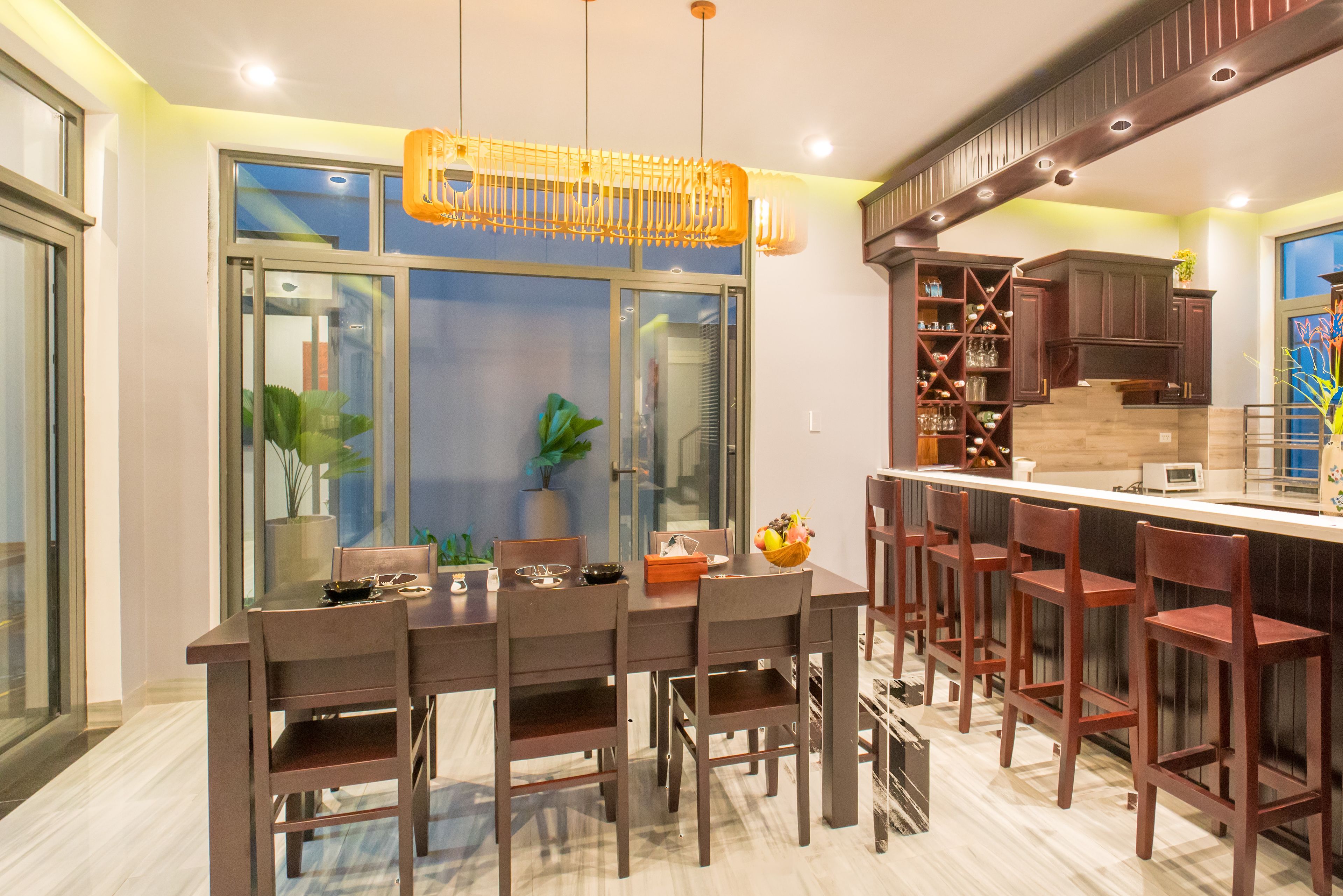 free daily full breakfast