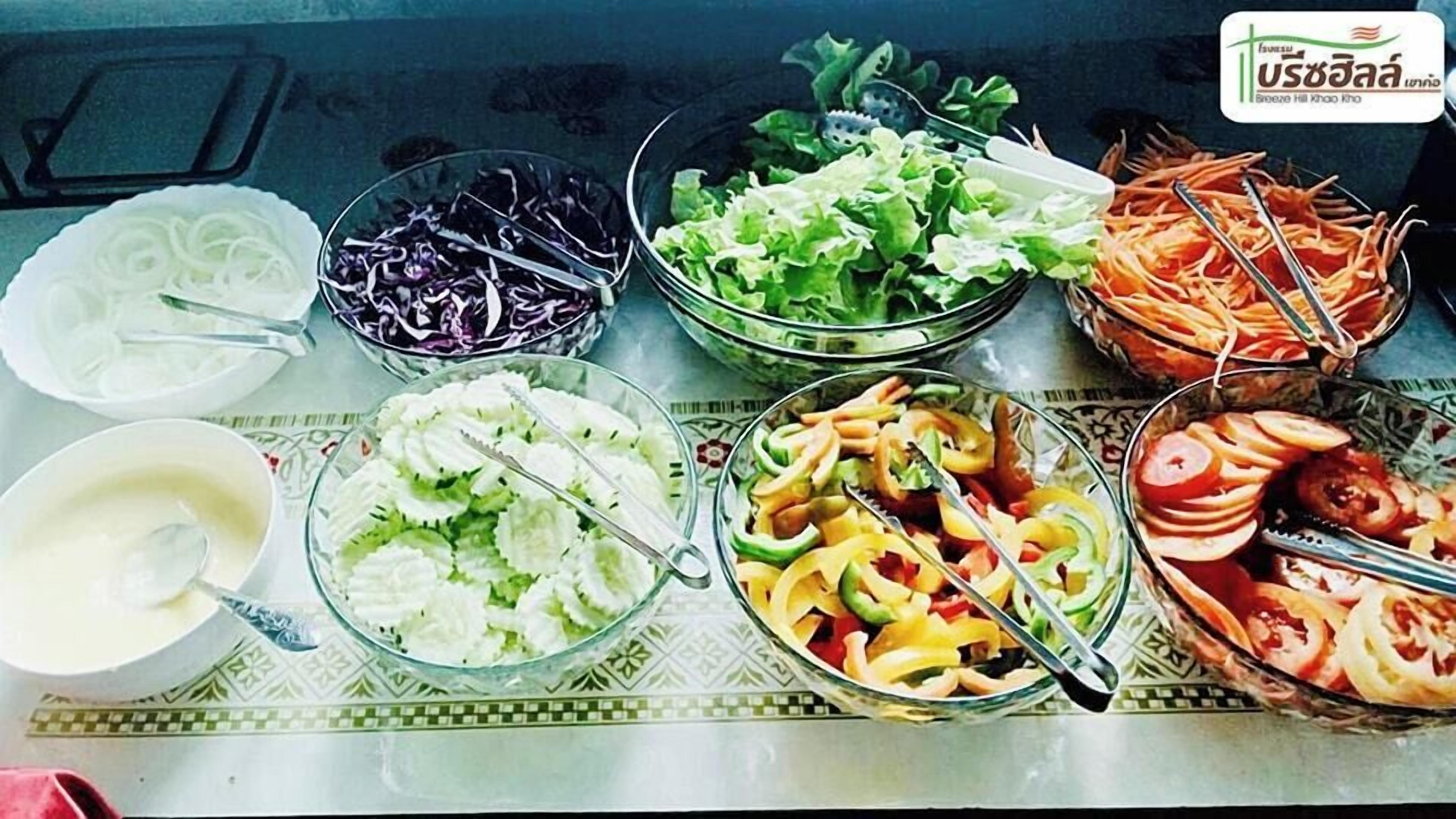 breakfast and dinner served, thai cuisine