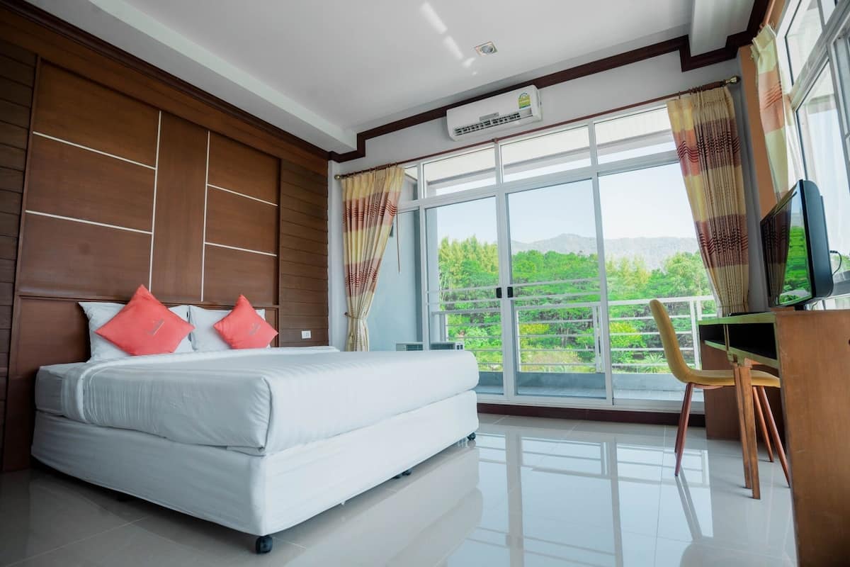 Deluxe Double Room | WiFi (free), bed sheets