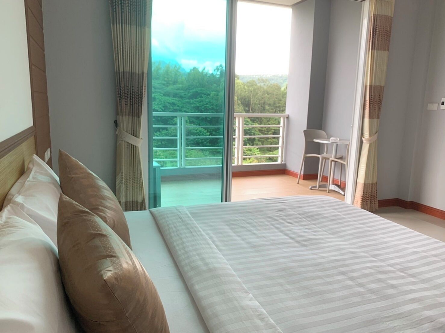 deluxe double or twin room | 1 bedroom, free wifi, bed sheets