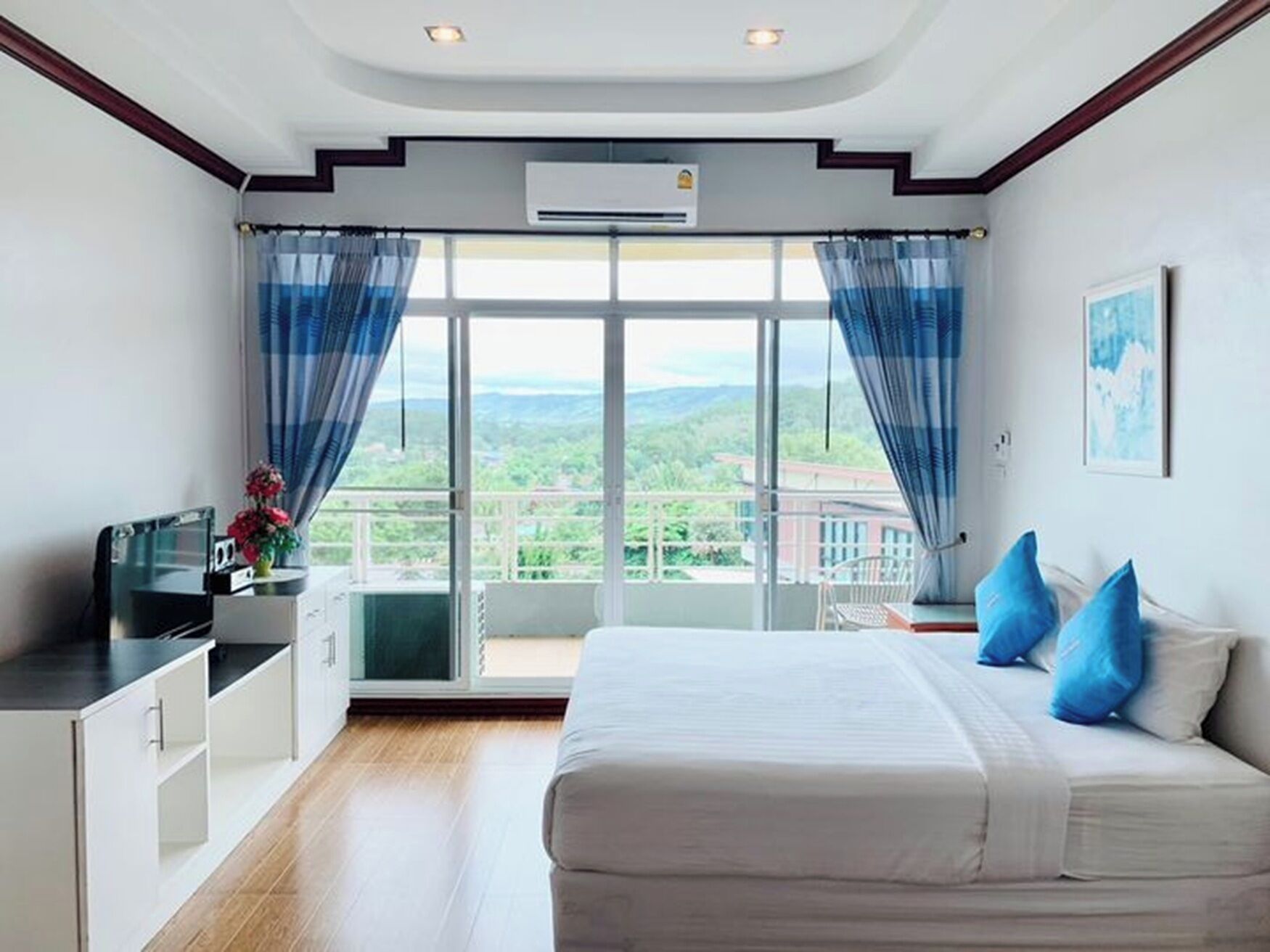 Grand Suite | Desk, free WiFi, bed sheets