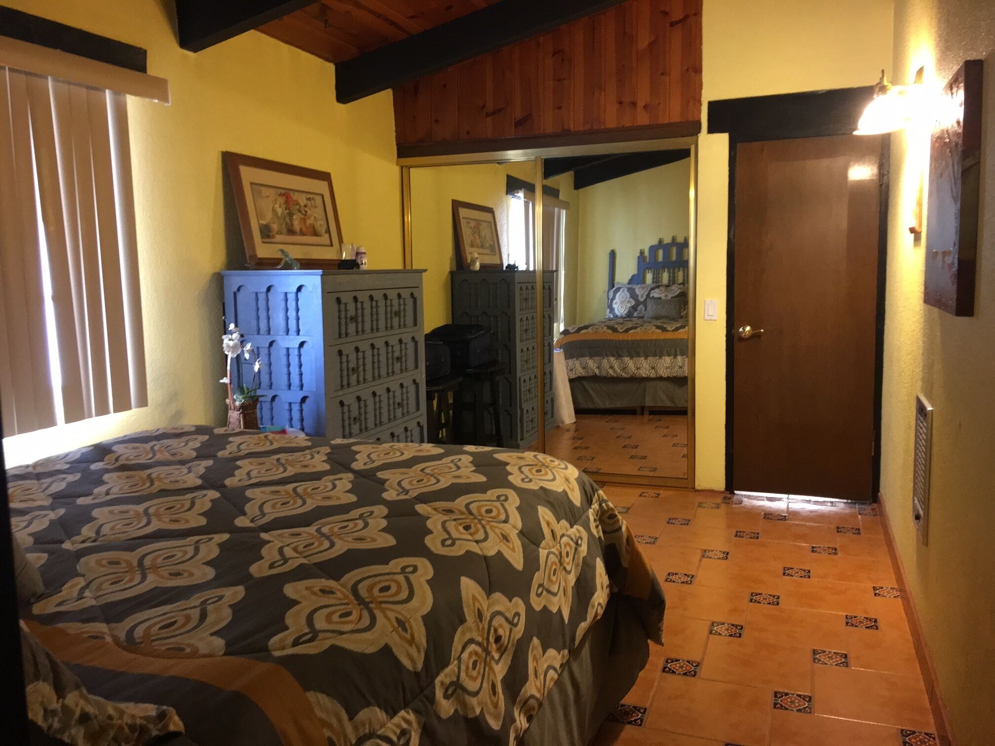 3 chambres, fer et planche à repasser, Wi-Fi, draps fournis