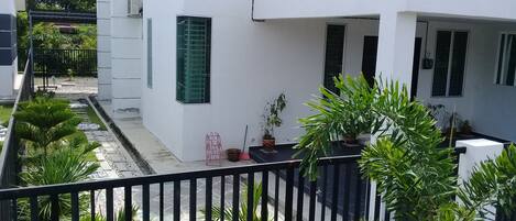 4-Bedroom House | Iron/ironing board