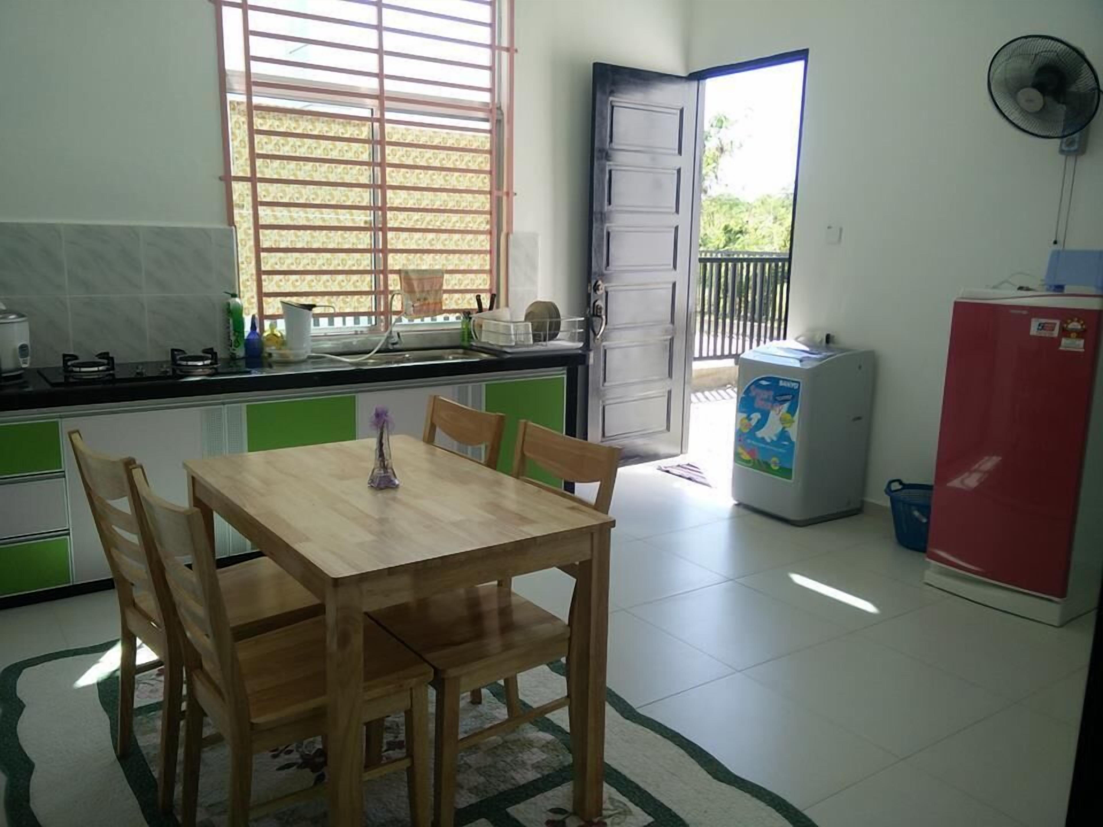 4-Bedroom House | In-room dining