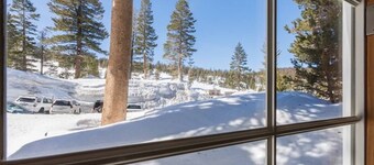 SKI-IN SKI-OUT CANYON LODGE! Cabine de luxe avec 7 lits et 8 lits @ Spot de Shaun