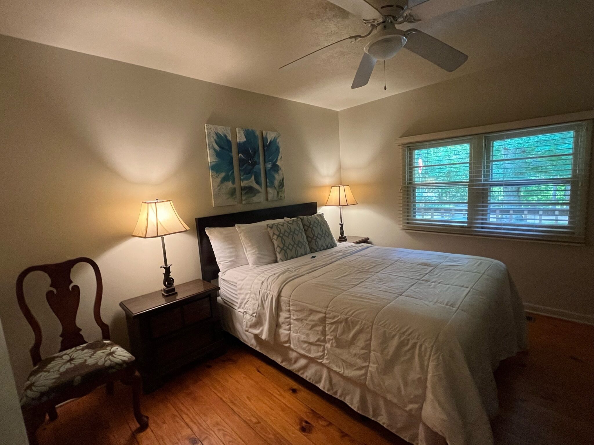 3 bedrooms, desk, iron/ironing board, free WiFi