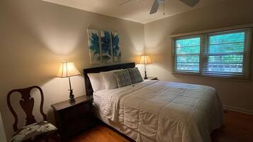 3 habitaciones, escritorio, tabla de planchar con plancha y wifi gratis