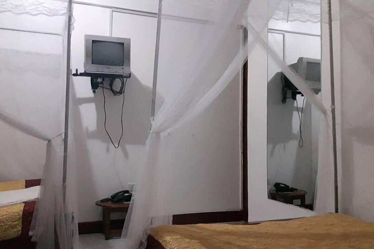Family Twin Room | Premium bedding, desk, WiFi (free), bed sheets