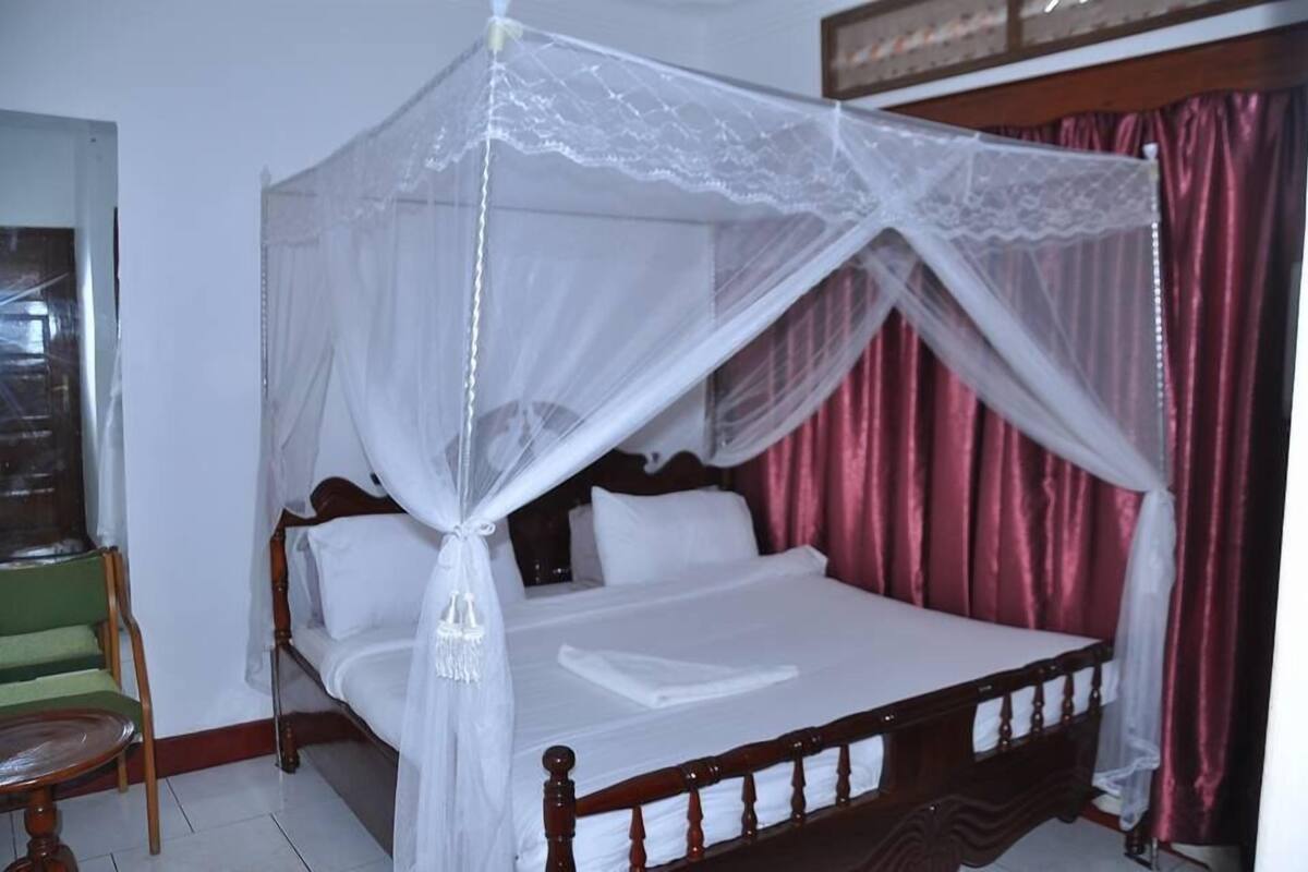 Executive Double Room | Premium bedding, desk, WiFi (free), bed sheets