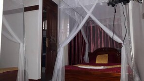 ファミリー ツインルーム | 高級寝具、デスク、WiFi (無料)、ベッドシーツ