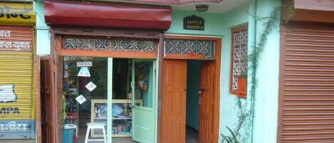 Entrada al alojamiento