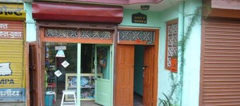 Sanu House Hostel & Homestay