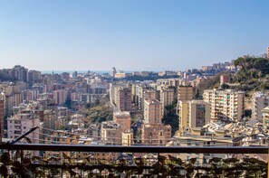 Property grounds - Panoramic quiet flat with private parking (pet friendly) (Genova)