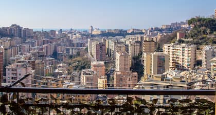 Panoramic quiet flat with private parking (pet friendly)