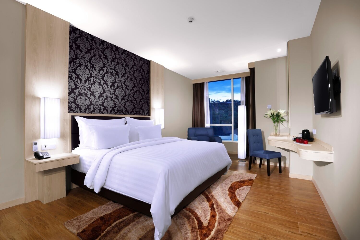 Superior Room | In-room safe, desk, soundproofing, iron/ironing board