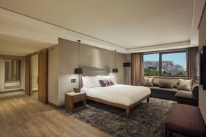 Premium bedding, in-room safe, desk, blackout drapes