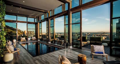 Sunsquare Cape Town City Bowl