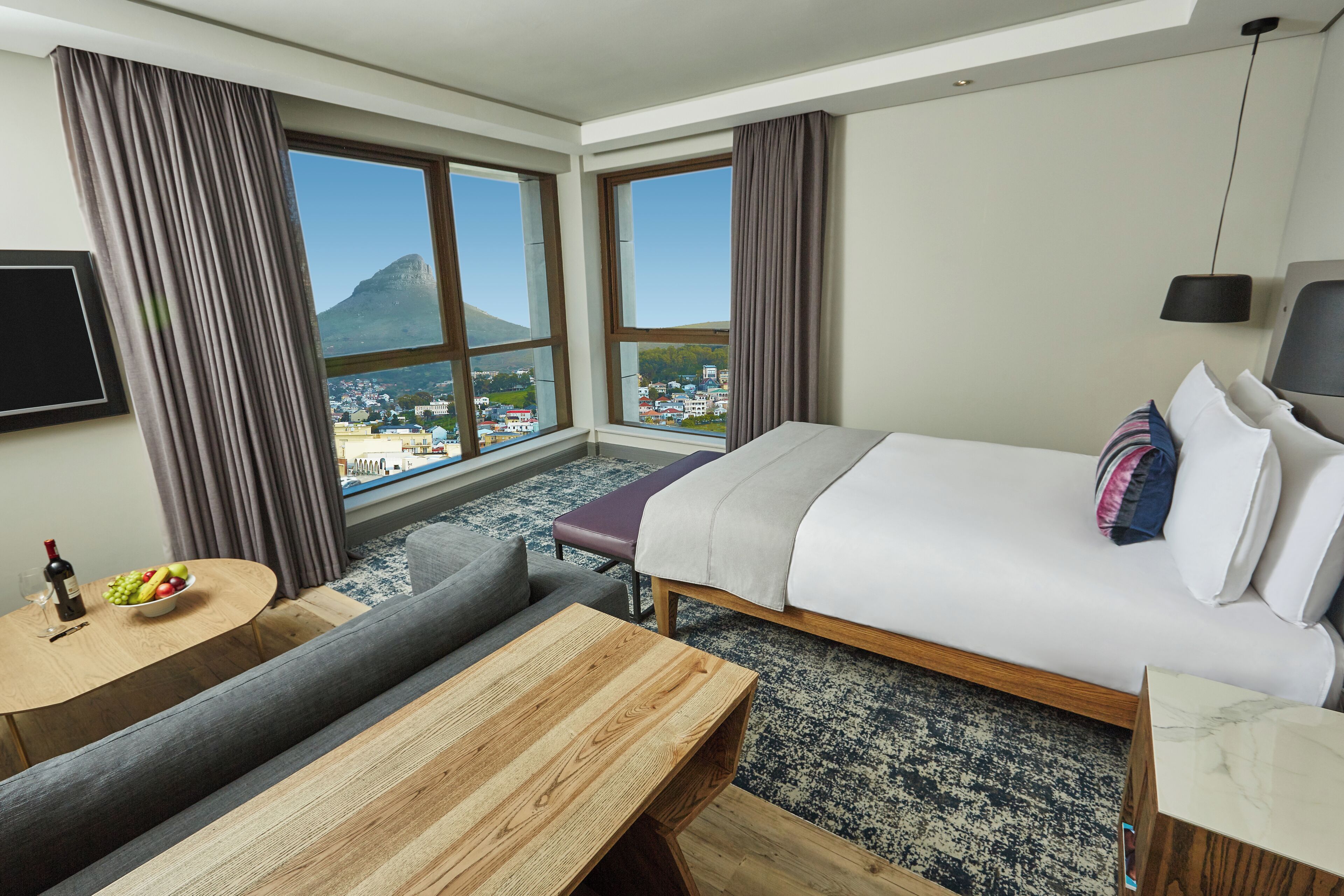 エグゼクティブ ルーム | 高級寝具、セーフティボックス (室内)、デスク、遮光カーテン