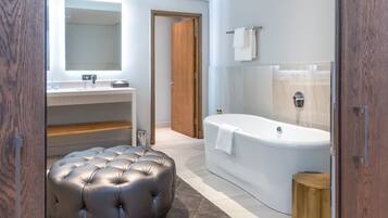 Suite | Banheiro | Produtos de toalete biodegradáveis, secador de cabelo, toalhas de banho