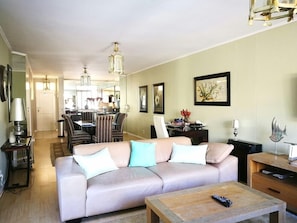 Lägenhet - 2 sovrum (LSG12) | Vardagsrum | Platt-tv