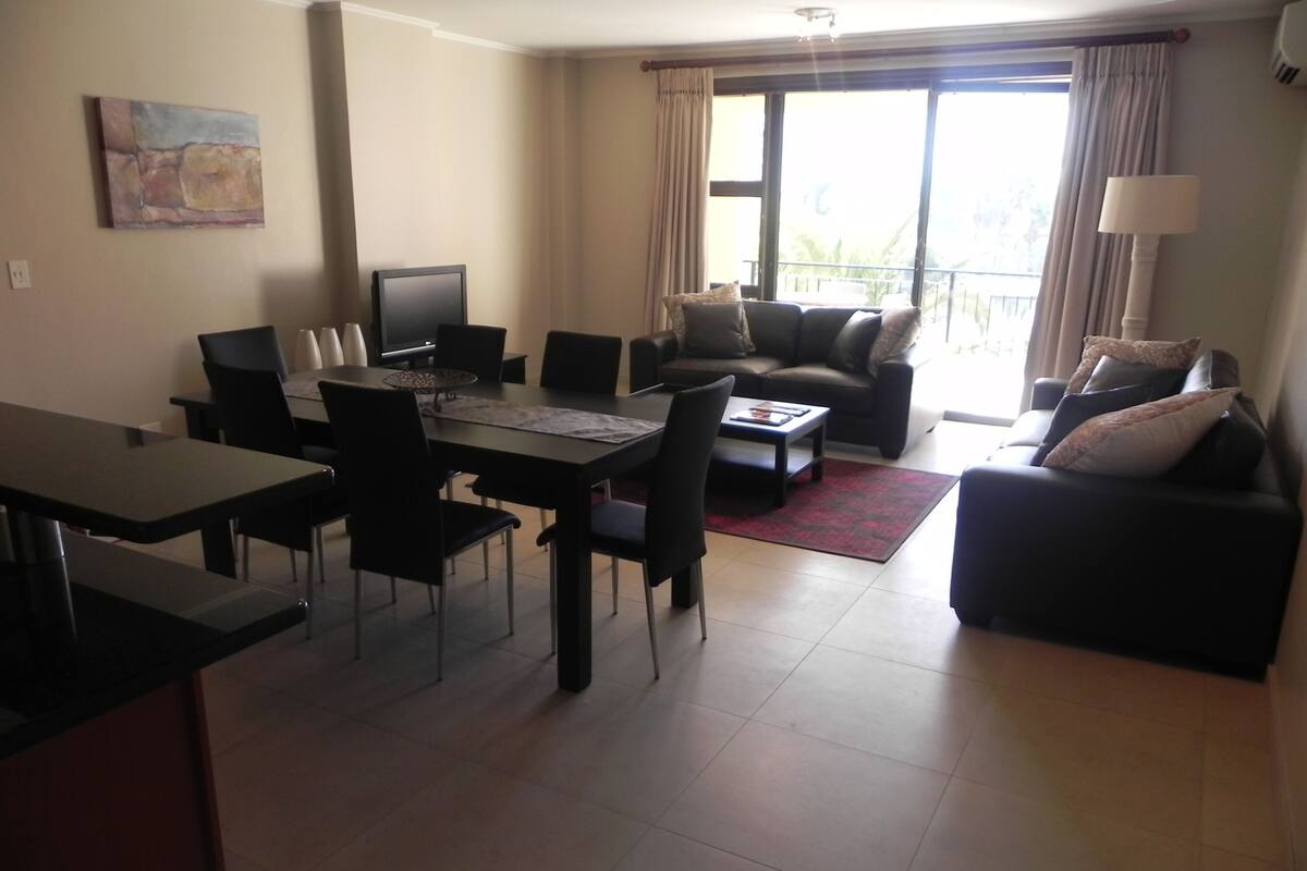 Apartment, 3 Bedrooms (M109) | Living area