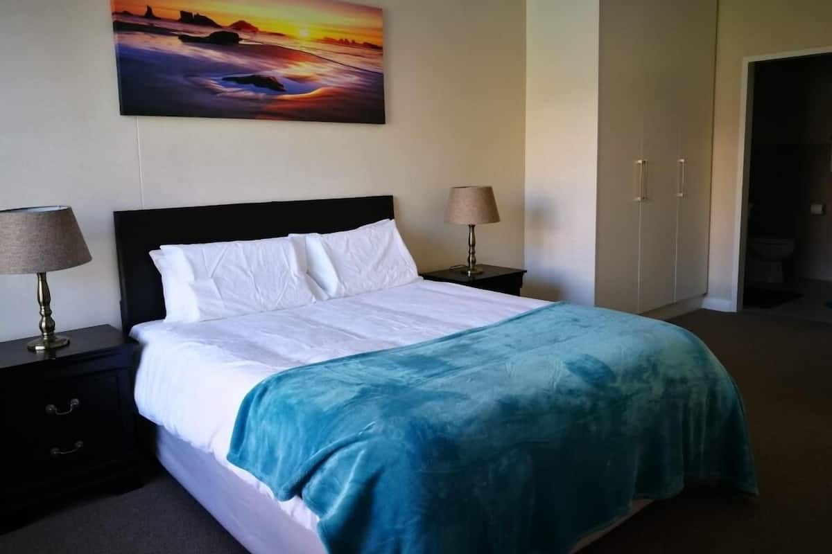 Appartement, 2 chambres (MQ202) | Coffre-fort, bureau, fer et planche à repasser