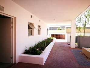 Apartment, 3 Bedrooms (MQ107) | Terrace/patio