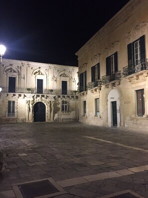 Exterior - The window on the Cathedral (Lecce)
