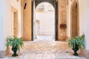 Interior - The window on the Cathedral (Lecce)
