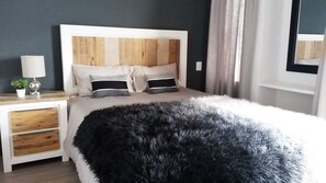 公寓, 1 間臥室 (M417) | 客房內保險箱、書桌、熨斗/熨衣板、折疊床/加床