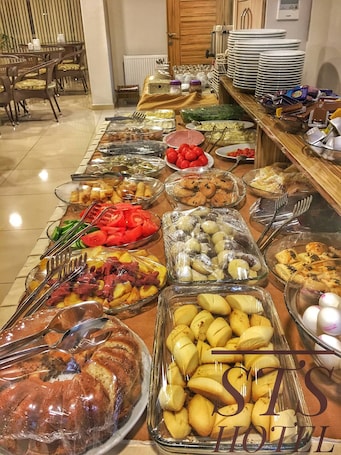 Restaurant. STS Hotel